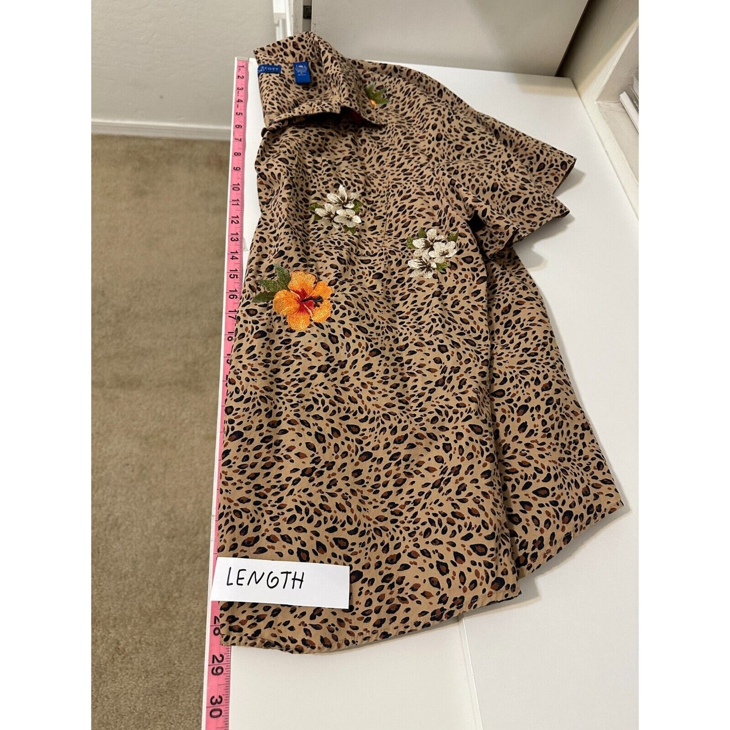 Karen Scott Embroidered Animal Print Top L Floral Hawaiian Aloha Beachy Travel