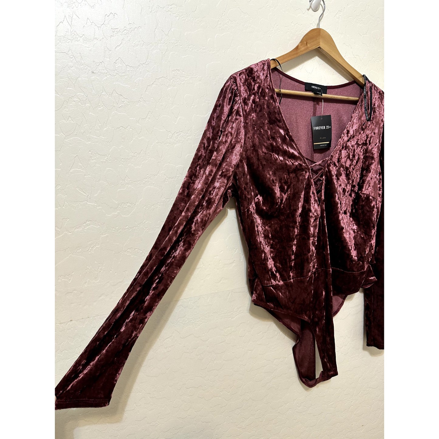 Forever 21 Womans Velvet Knit Bodysuit Size 1X Valentines Sexy Pinup Y2K Bodycon