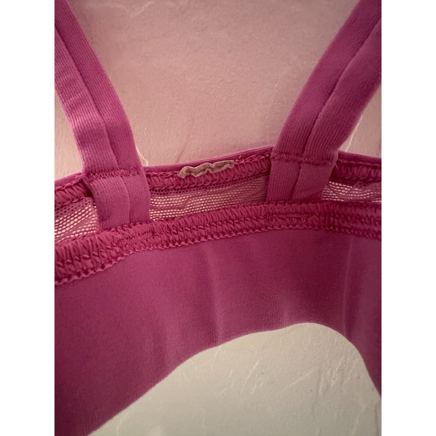 Lululemon Pink Sports Bra Size M Active Workout Yoga Gym Running Scoop Neck