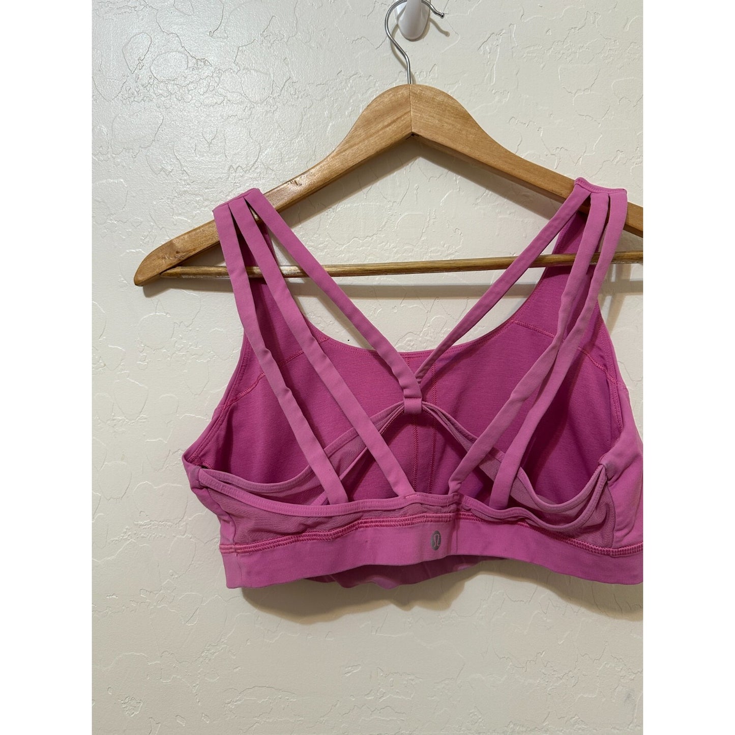 Lululemon Pink Sports Bra Size M Active Workout Yoga Gym Running Scoop Neck