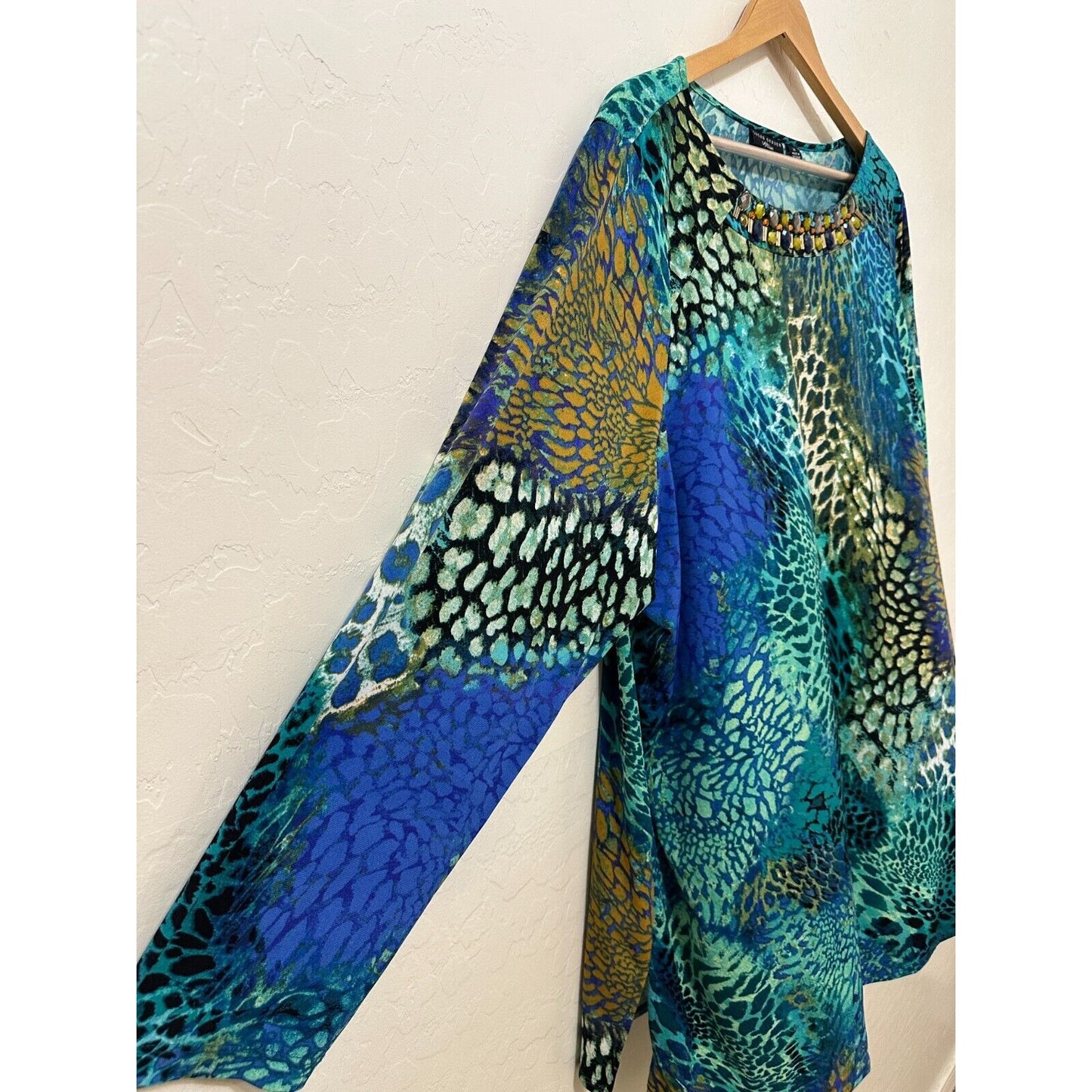 Susan Graver Artisan Woman Animal Print Top Size 3X Jeweled Travel Resort Cruise