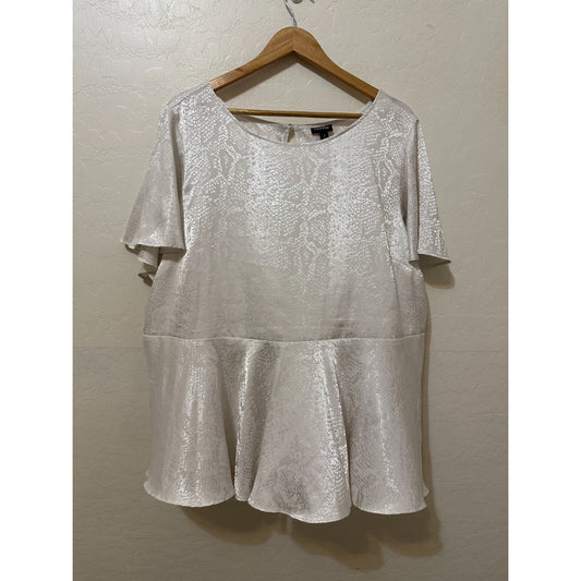 Torrid Womans Animal Print Top Size 3X Metallic Flowy Career Office Work Minimal