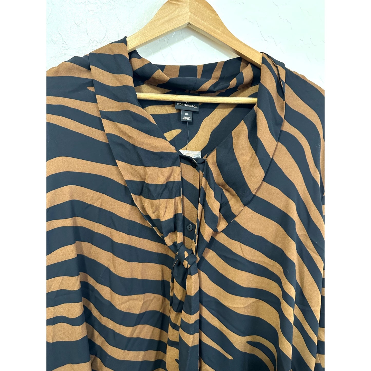 Worthington Womans Animal Print Top Size XL Old Money Corporate Preppy Boho