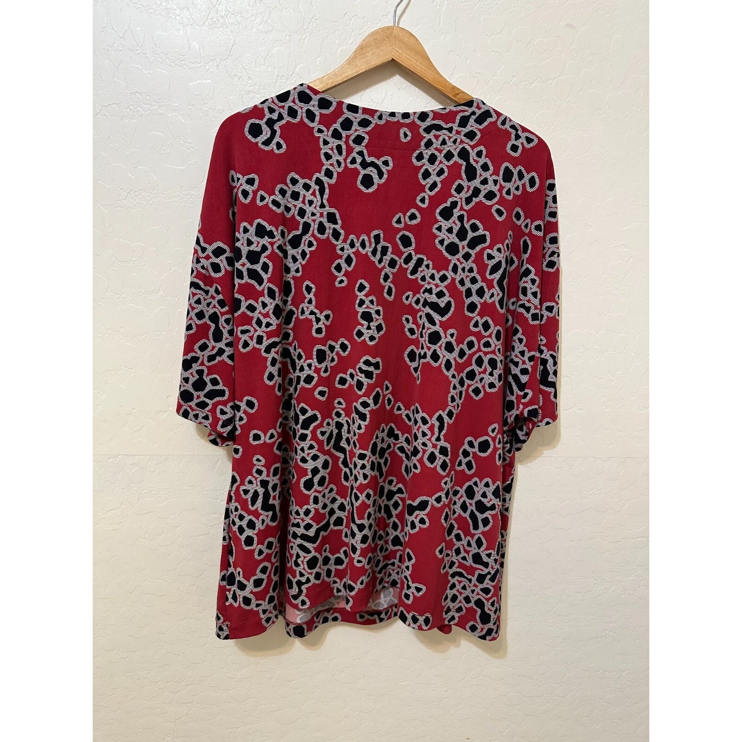 Dana Buchman Womans Red Top Size 3X Casual office Career Travel Vacay Preppy
